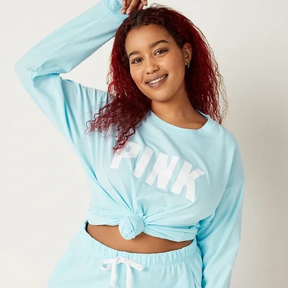 T-Shirt Victoria's Secret PINK Long Sleeve Campus Tee - Taille Large, Neuf Avec étiquettes